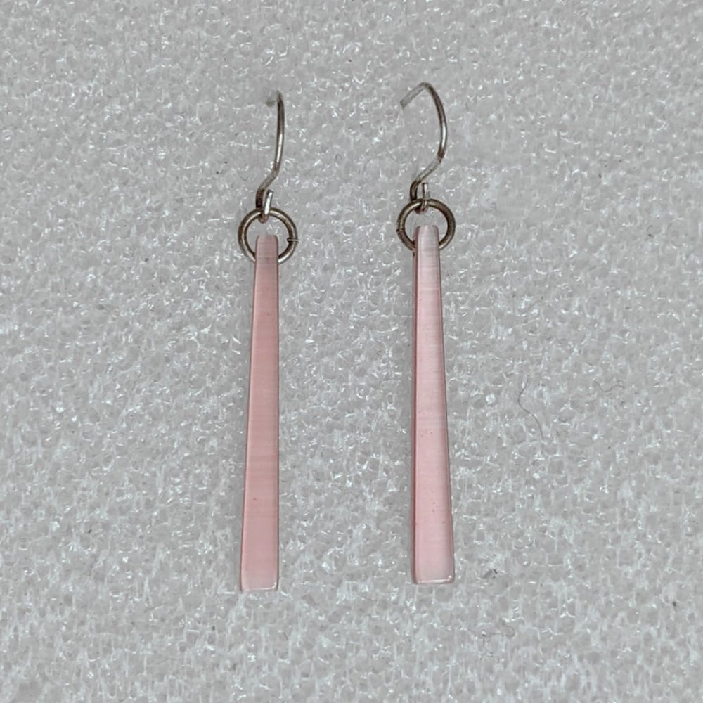 Pretty Pink Glass Bead Dangle Drop Pierced Earrings Silver Tone